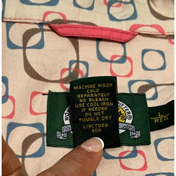 Cabelas Mid Length Rain Jacket Size Large Pink Button Front Pockets - Picture 8 of 8